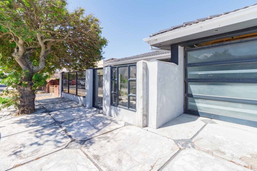 4 Bedroom Property for Sale in Crawford Western Cape